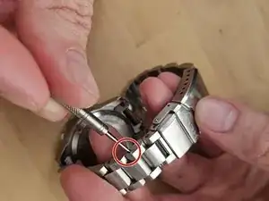Helm Khuraburi Watch Adjustment and Sizing Guide