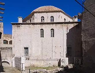 West view of the façade.