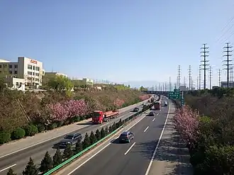 长安 杜陵西路上南望包茂高速.jpg