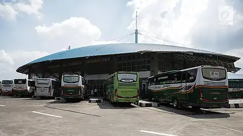 Inter-city buses at Pulo Gebang ahead of the mudik season in 2017