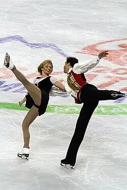 Kirsten Moore-Towers and Dylan Moscovitch at the 2010 Skate America