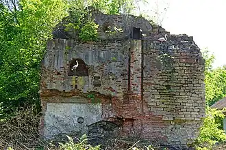 Old wall belonging to the Magny well revenue building