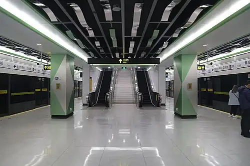 Platform of Qingpu Xincheng station