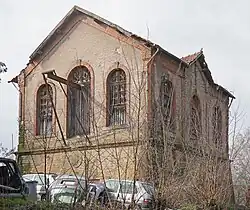 Extraction machine building.