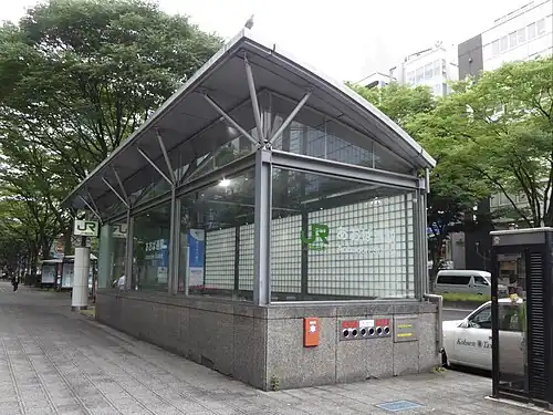 Aoba-dōri Station entrance
