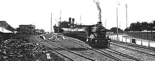 The Frontier Mail departing Ballard Pier Mole Station (c. 1930s)