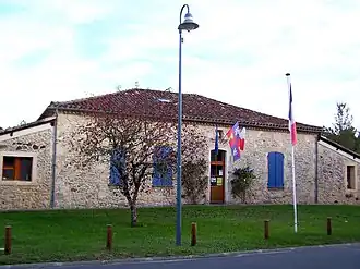 The town hall in Cazalis