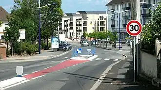 A street with a 30 km/h speed limit in Bellerive-sur-Allier.