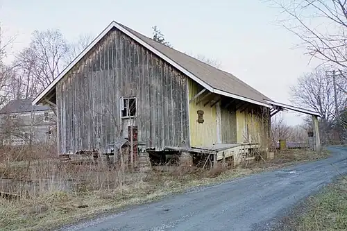 Rear view of Deansboro station