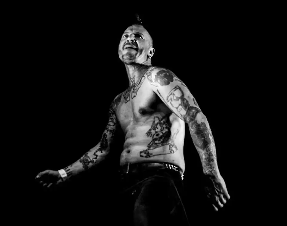 Discharge (47999057416).jpg