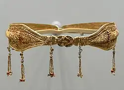 Gold diadem. Greek, probably made in Alexandria, Egypt, and belonging to a noblewoman of the Ptolemaic dynasty (220–100 BC): the clasp is shaped as a Herakles knot