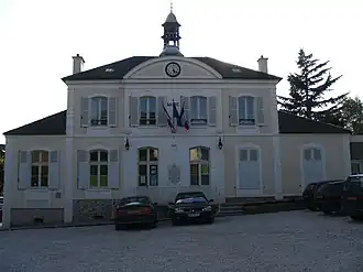 The town hall in Gouvernes