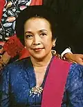 Ainun Habibie, the late former Indonesian first lady in blue Javanese kebaya (1998)