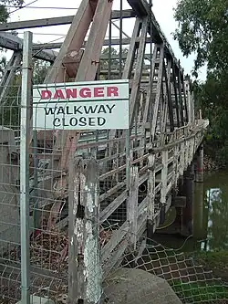 Hampden Bridge closed to pedestrians, August 2006