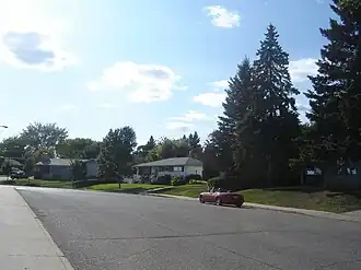 Hudson Bay Park Streetscape