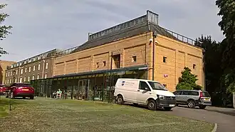 The exterior of the JdP