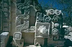 Detail on Manos Rojas