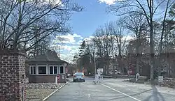 Main entrance to Lake Monticello (Ashlawn Boulevard)