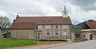 The town hall in Les Poulières