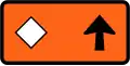 Detour - follow diamond symbol (straight ahead, right-hand)