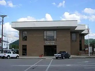 Owsley County courthouse in Booneville