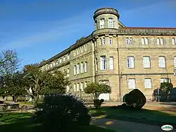 Side and rear façades