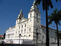 The seat of the Archdiocese of São Luís do Maranhão is Catedral Metropolitana Nossa Senhora da Vitória.
