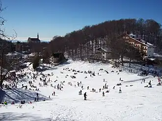 Skiers on the slope at Pian de' Valli (Monte Terminillo)