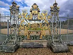 Thames riverside gate, now closed. August 2023.