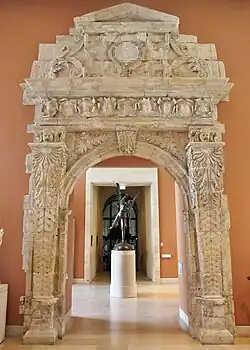 This door of the former Capitole was built in 1553 by Guiraud Mellot at the request of the capitouls, it was the entrance to the Hall of the Grand Consistory of the Capitole. Today it can be seen in the Louvre Museum in Paris.