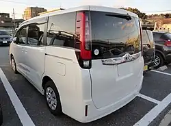 2014–2017 Noah G (pre-facelift)