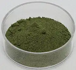 Uranium tetrachloride (UCl4)