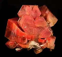 Mibladen Vanadinite in hexagonal shaped crystals
