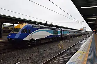 XP 2016 (power car) at Sydney Central.