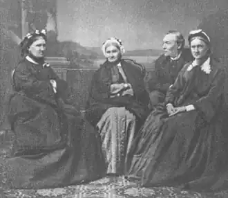 С. П. Алферьев и его сёстры Е. П. Лескова, Н. П. Константинова, А. П. Шкотт