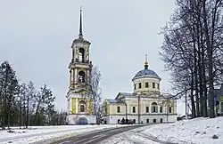 Ильинская церковь, вид вдоль улицы Красная Гора