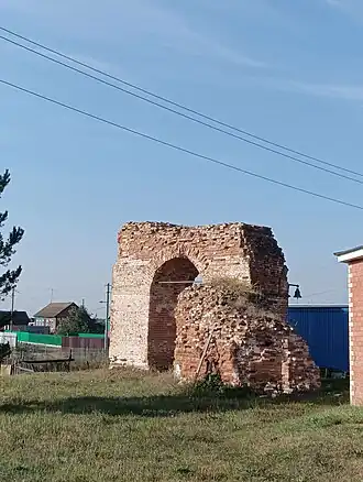 Руины Троицкой церкви.