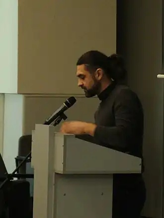 Антон Нелихов на лекции в Вятском палеонтологическом музее, ноябрь 2019 года