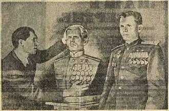 А. С. Кондратьев работает над бюстомдважды Героя Советского СоюзаГ. М. Паршина