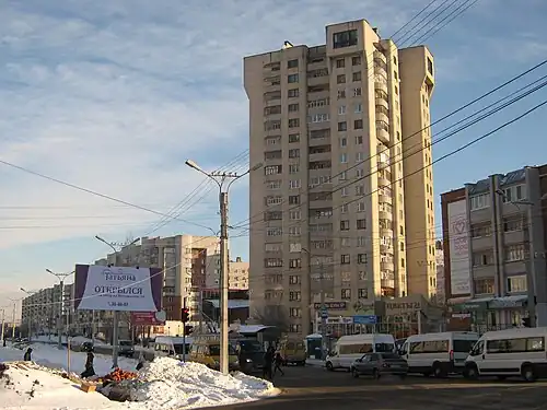 «Башня» — самое высокое здание на улице(дом № 27)