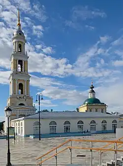 Торговые ряды с колокольней церкви Иоанна Богослова