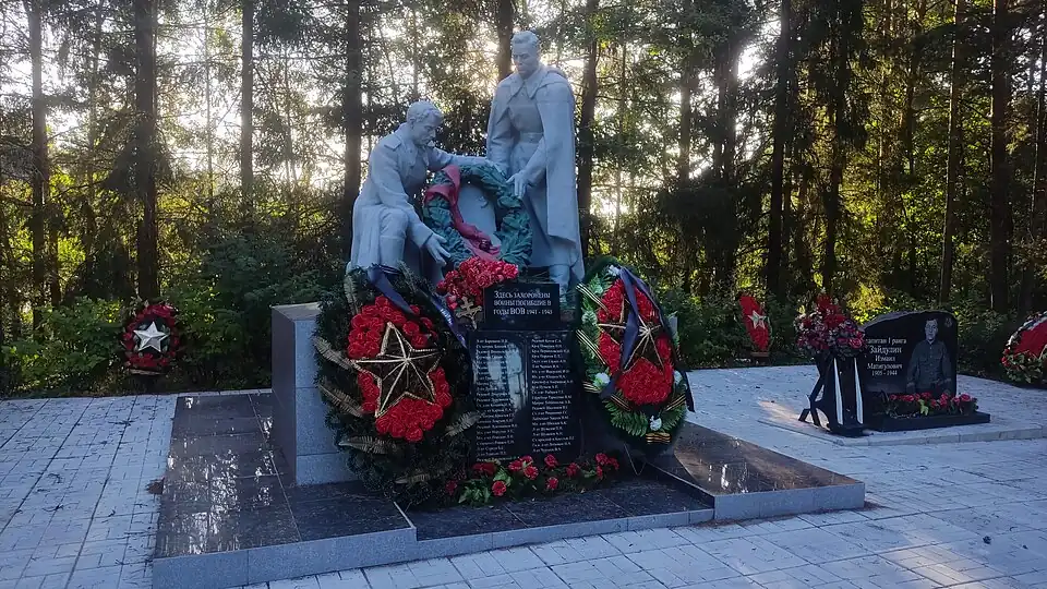 Братское захоронение советских воинов в Краколье, Усть-Луга