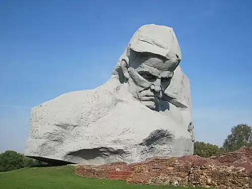 Главный монумент «Мужество»