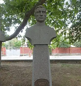 Бюст Амет-Хана Султана на Аллее Героев в Феодосии