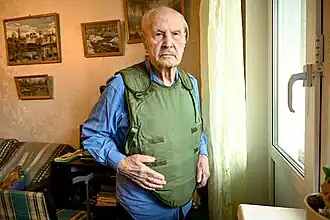 Борис Балашов в экспериментальной модели керамического жилета. Февраль 2021 года