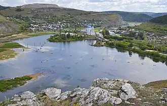 Вид на Миньярский пруд со скал