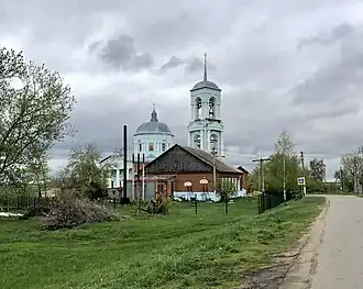 Волотово. Троицкая церковь и церковно-приходская школа