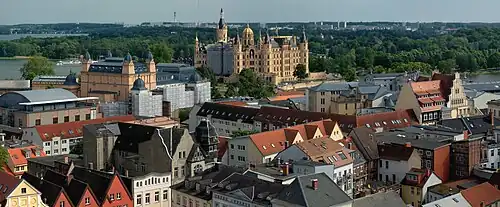 Вид на Шверин с колокольни Кафедрального собора