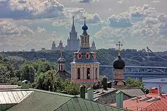 Вид на Воробьёвы горы со стороны Андреевского монастыря, 2013 год