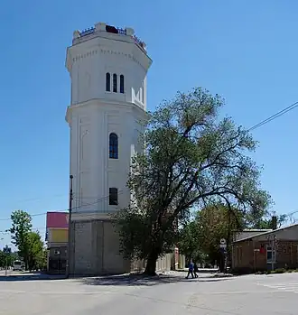 Д. 11 / 77А Водонапорная башня «Белый бассейн»